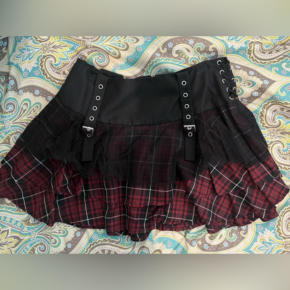 Hot Topic ruffled skirt